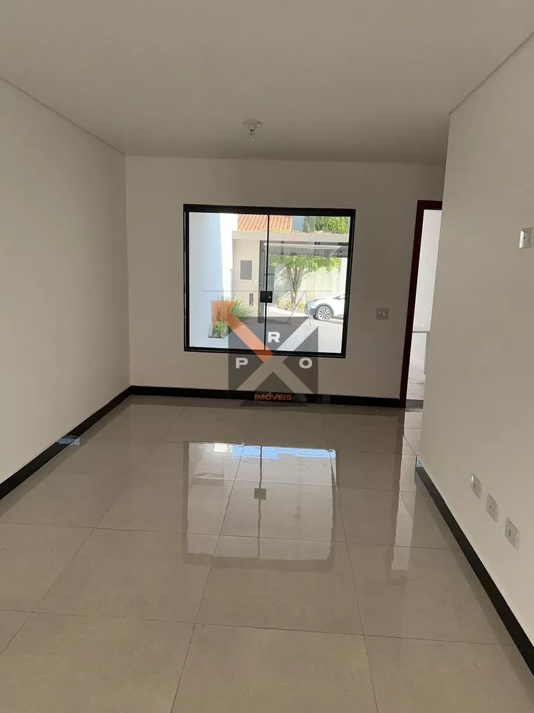 Casa à venda com 3 quartos, 120m² - Foto 2