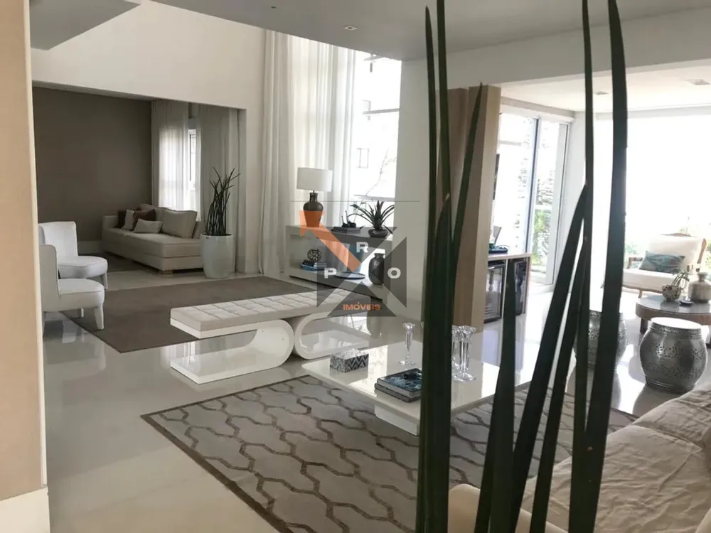 Apartamento, 3 quartos, 230 m² - Foto 1