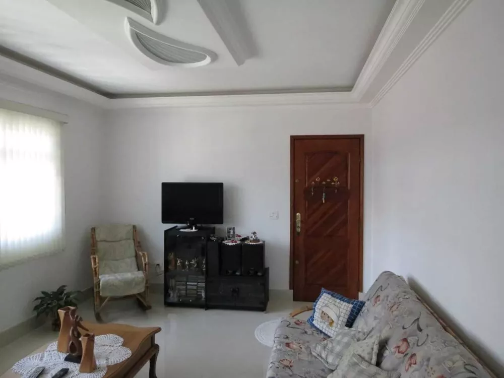 Casa à venda com 4 quartos, 180m² - Foto 4