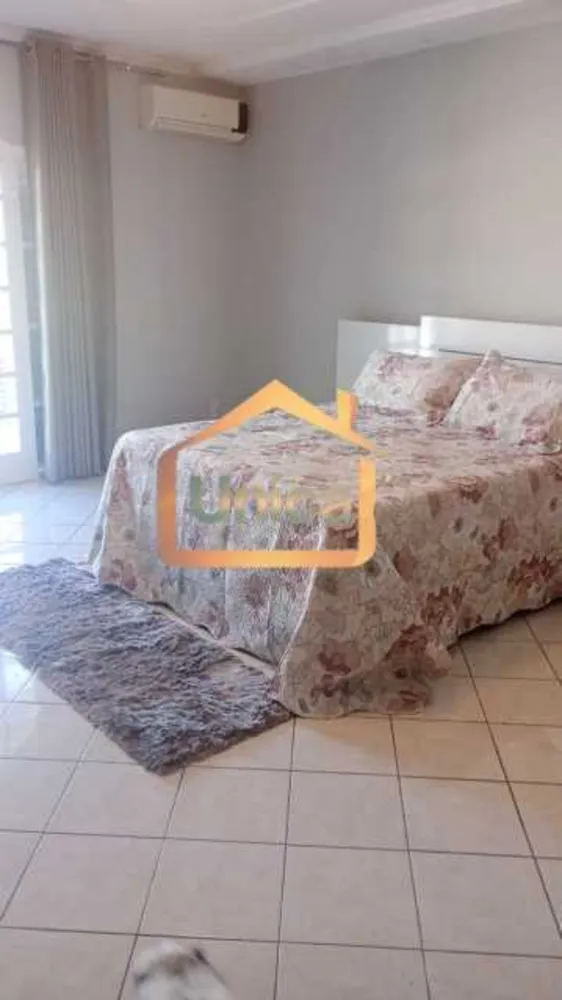 Casa, 3 quartos, 209 m² - Foto 1