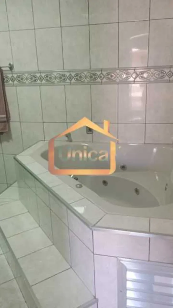 Casa, 3 quartos, 209 m² - Foto 3