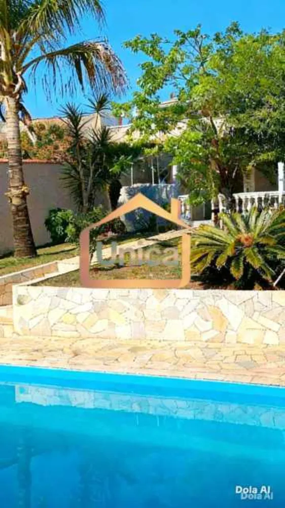 Casa, 3 quartos, 239 m² - Foto 1