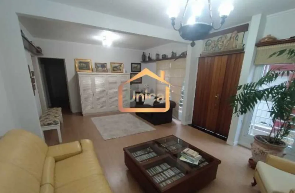 Casa, 3 quartos, 192 m² - Foto 1