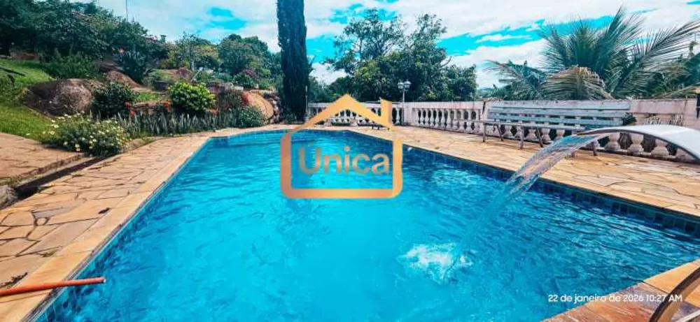 Chácara, 3 quartos, 2460 m² - Foto 1