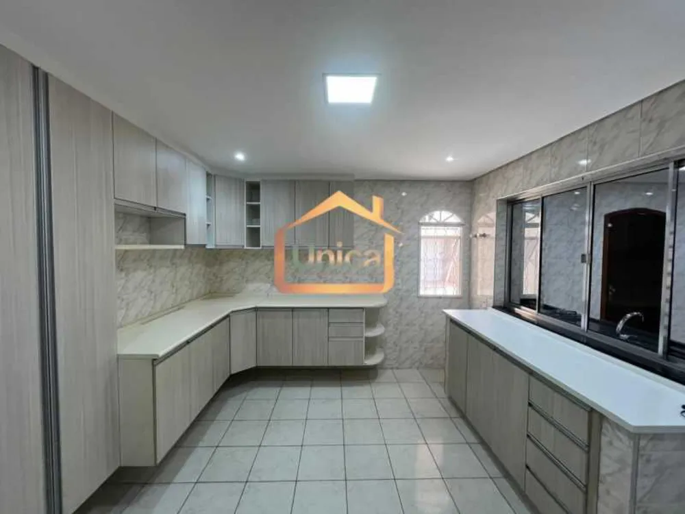 Casa, 3 quartos, 220 m² - Foto 10