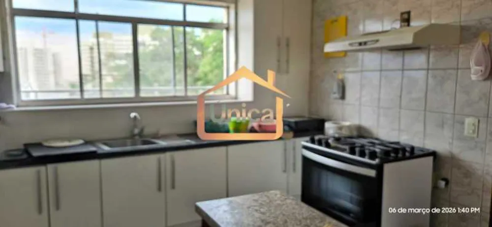 Casa, 4 quartos, 235 m² - Foto 2