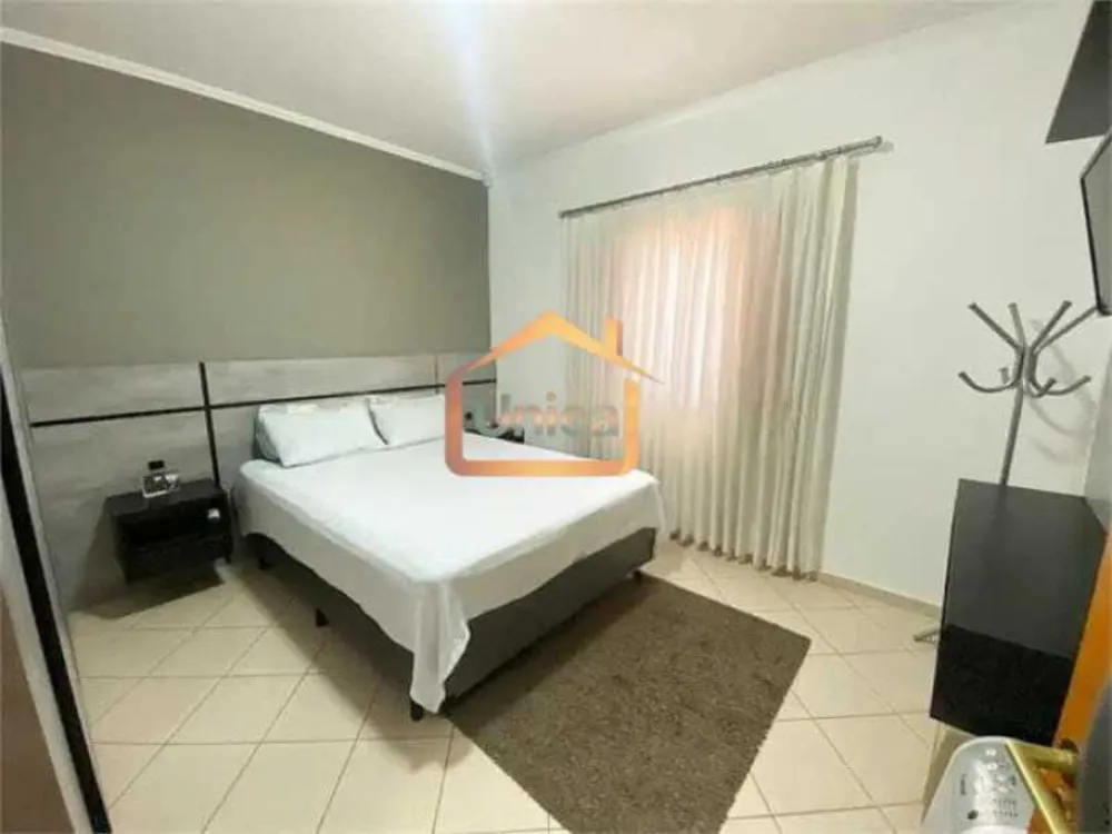 Casa, 4 quartos, 241 m² - Foto 2