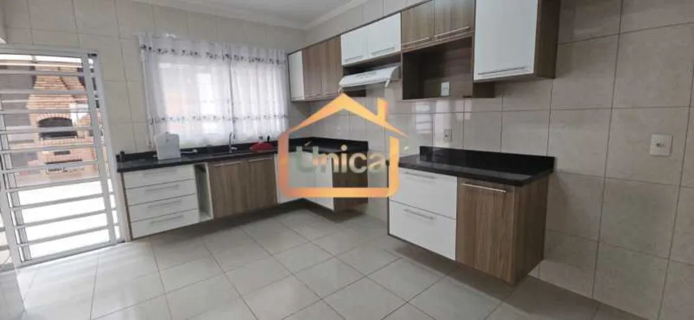 Casa, 4 quartos, 174 m² - Foto 2