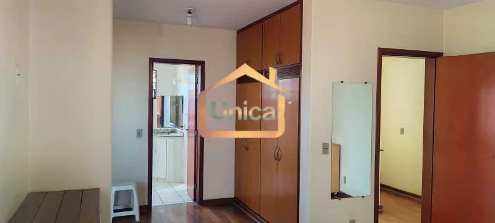 Casa, 4 quartos, 303 m² - Foto 1
