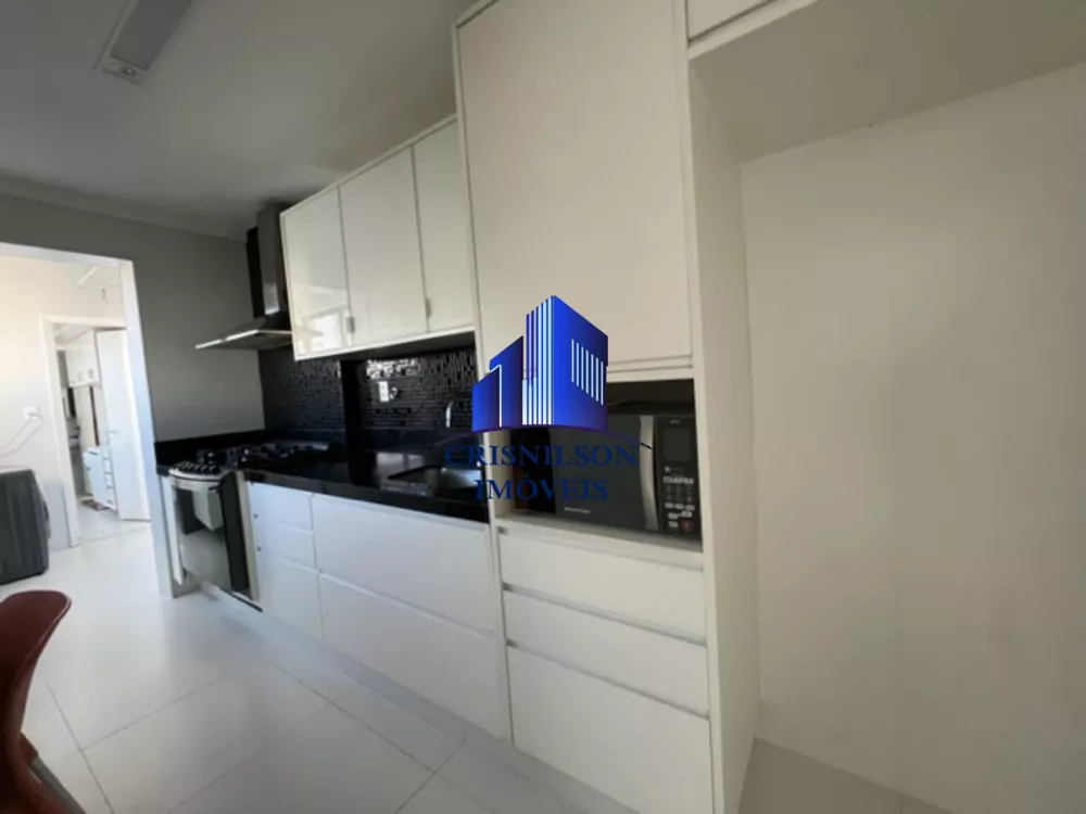 Apartamento à venda com 3 quartos, 137m² - Foto 4