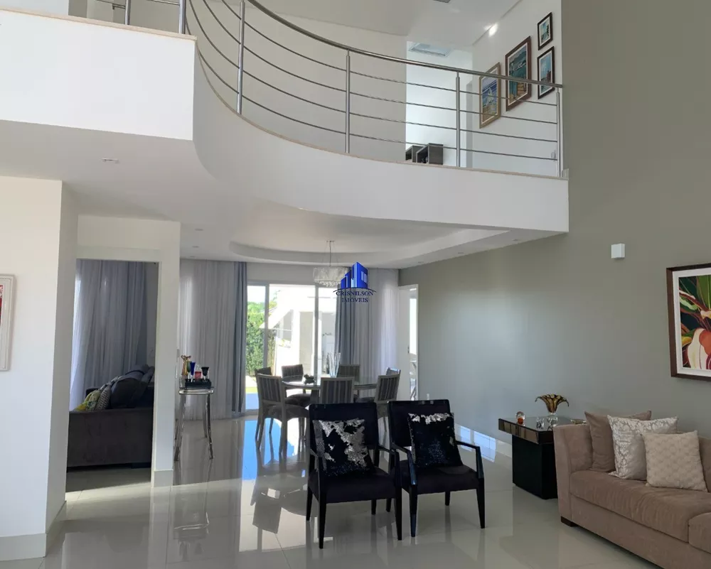 Casa de Condomínio à venda com 4 quartos, 300m² - Foto 2