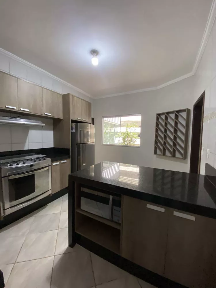 Casa, 3 quartos, 200 m² - Foto 2