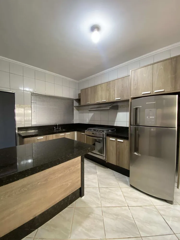 Casa, 3 quartos, 200 m² - Foto 1