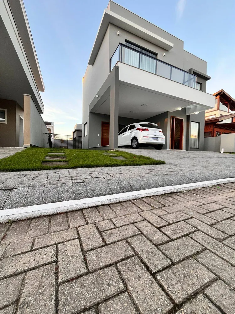 Casa, 4 quartos, 198 m² - Foto 1