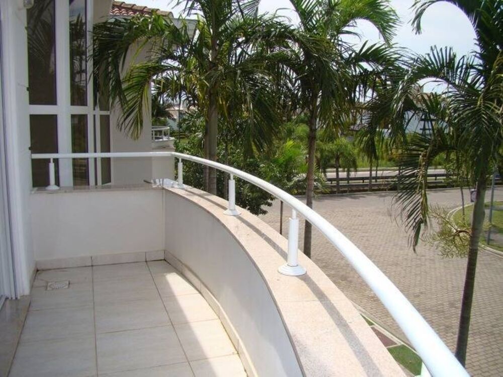 Casa à venda e aluguel com 4 quartos, 436m² - Foto 1