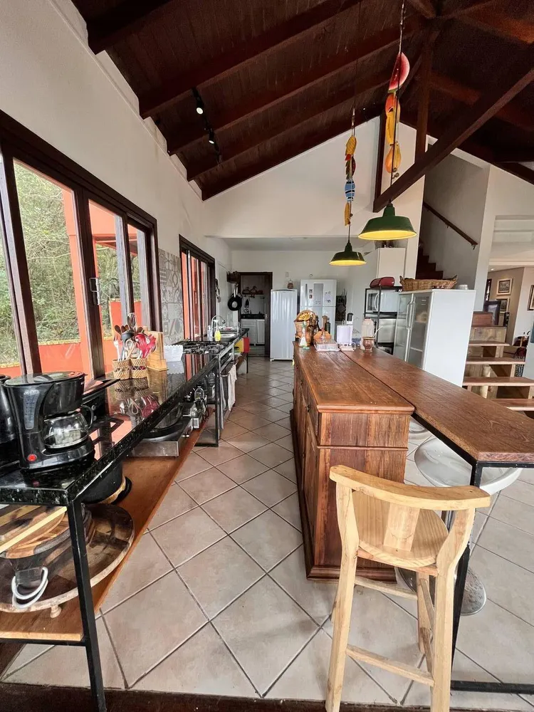 Casa, 4 quartos, 280 m² - Foto 1