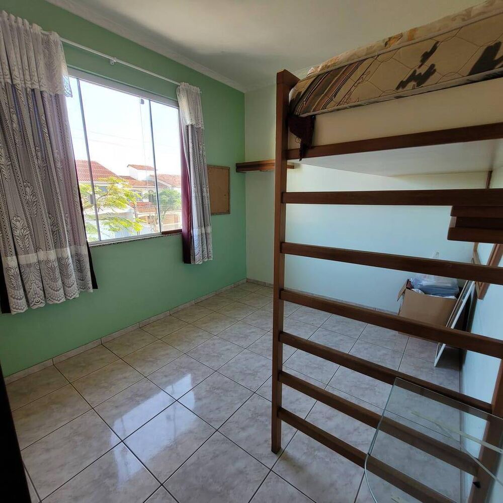 Casa, 5 quartos, 212 m² - Foto 1