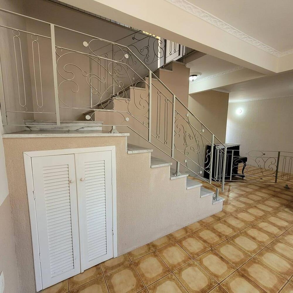 Casa, 5 quartos, 212 m² - Foto 2
