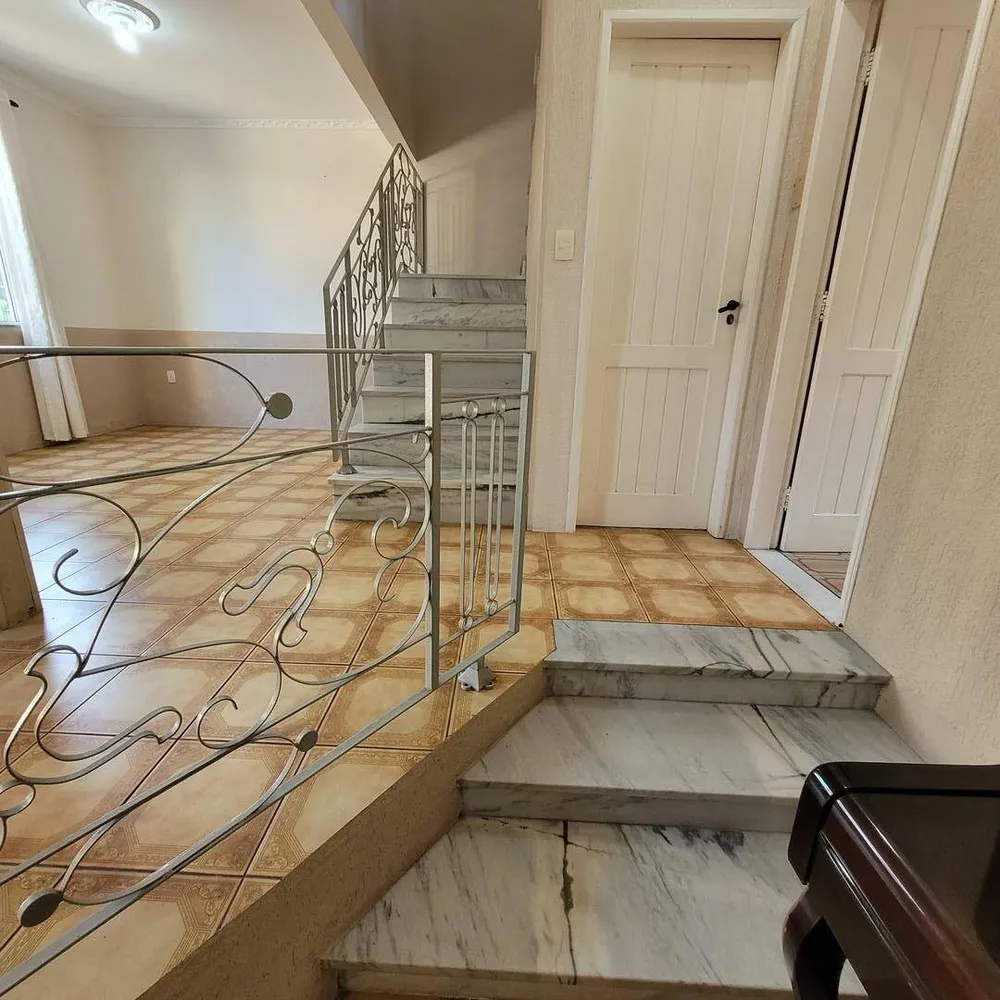 Casa, 5 quartos, 212 m² - Foto 2