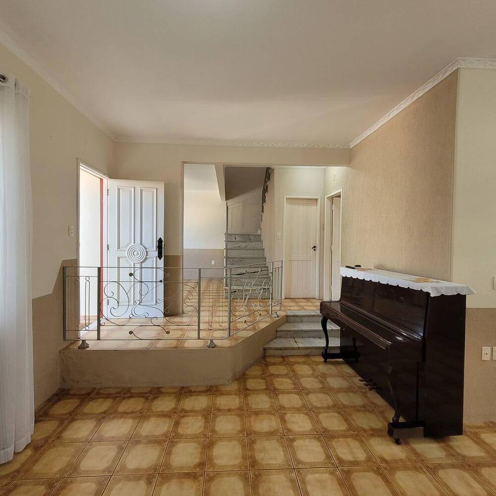 Casa, 5 quartos, 212 m² - Foto 4