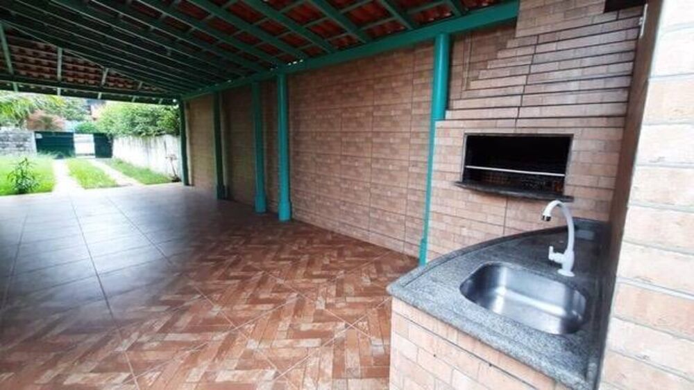 Casa à venda com 2 quartos, 100m² - Foto 2
