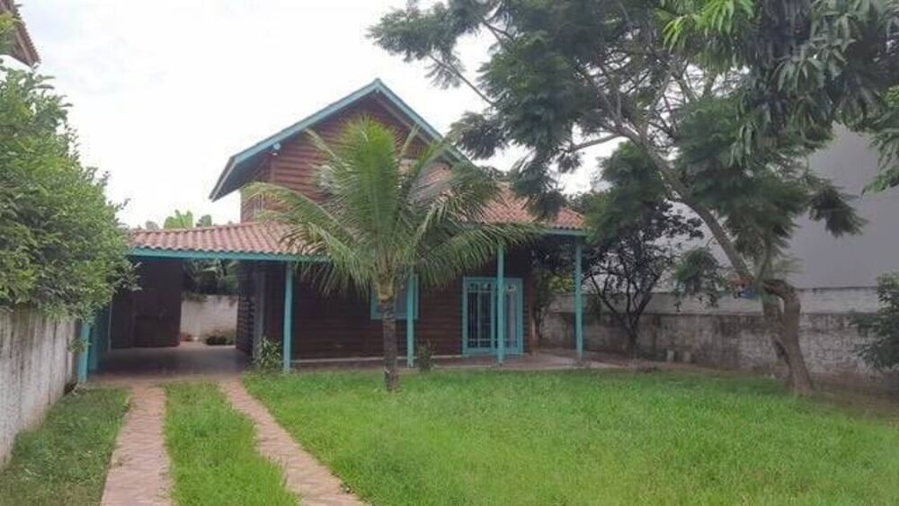 Casa à venda com 2 quartos, 100m² - Foto 1
