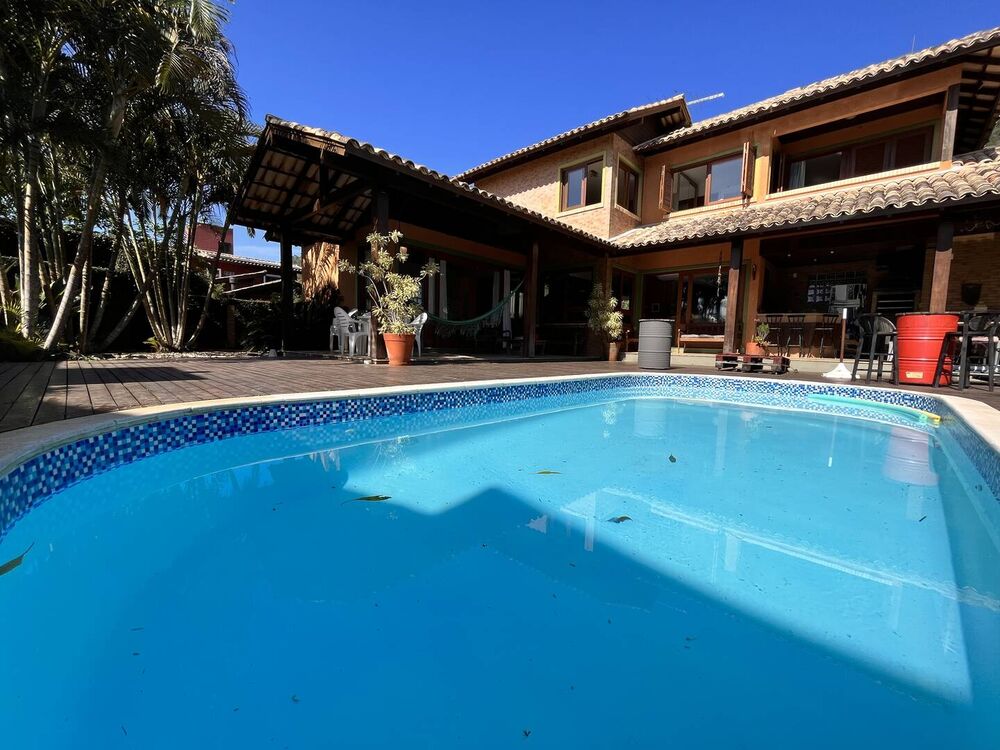 Casa à venda com 3 quartos, 265m² - Foto 1