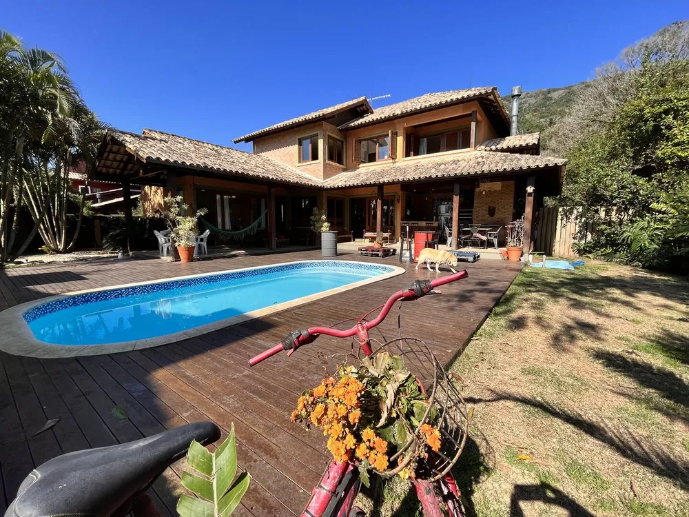Casa, 3 quartos, 265 m² - Foto 1