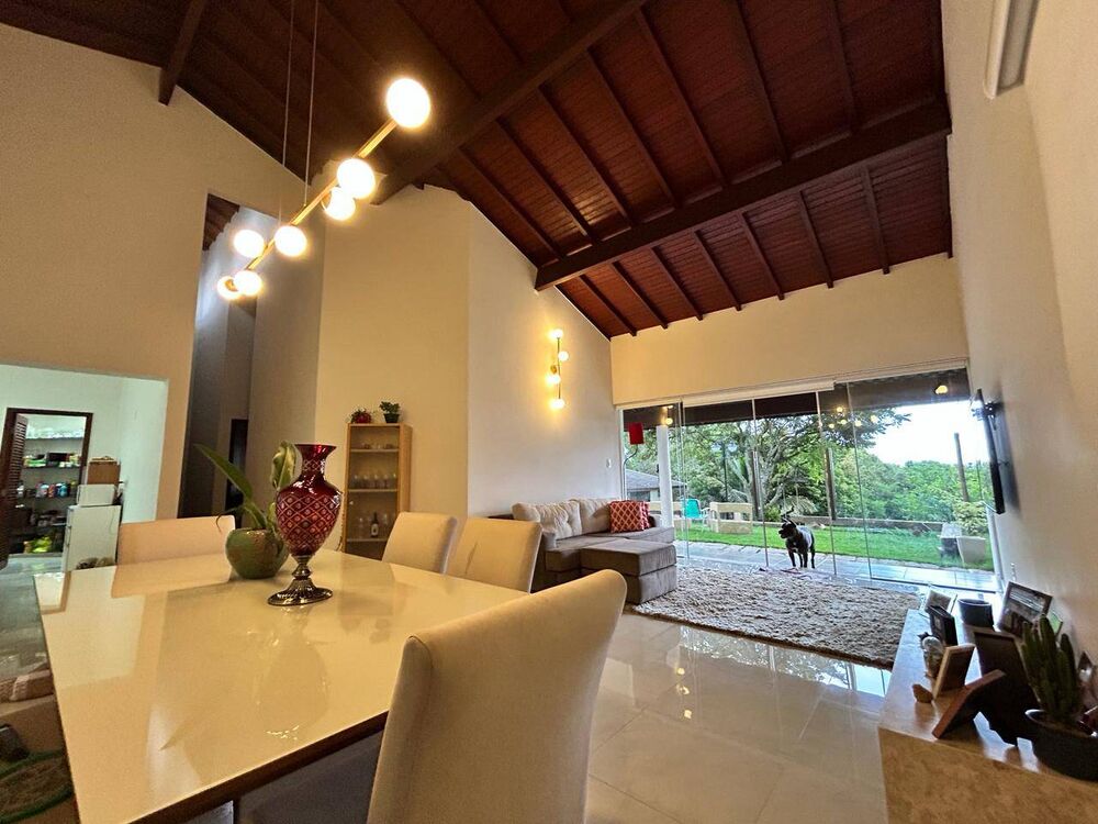 Casa, 4 quartos, 257 m² - Foto 2