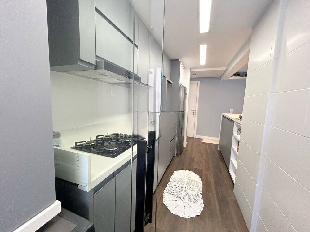Apartamento à venda com 3 quartos, 97m² - Foto 2