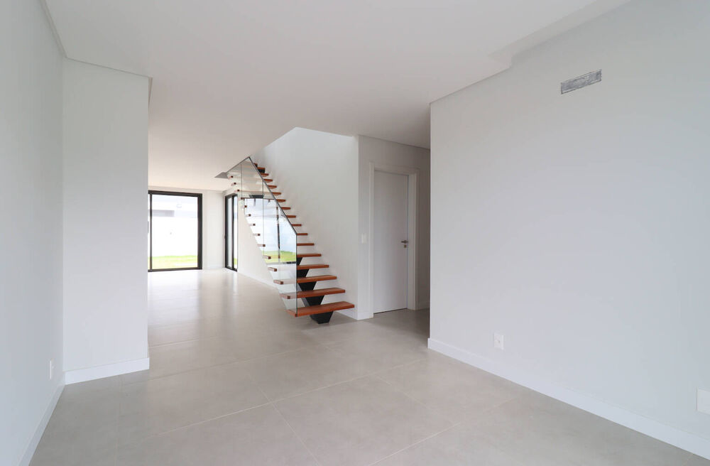 Casa à venda com 3 quartos, 197m² - Foto 2