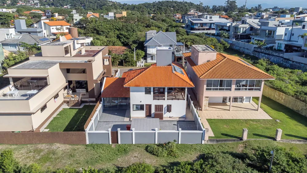 Casa, 5 quartos, 279 m² - Foto 2