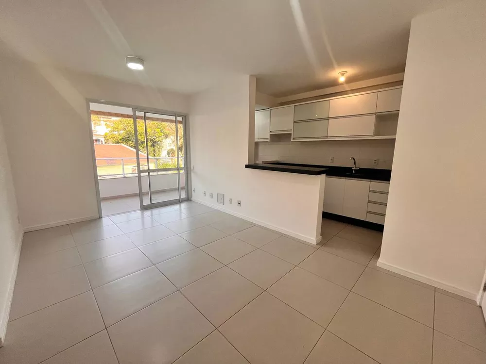 Apartamento à venda com 2 quartos, 69m² - Foto 4