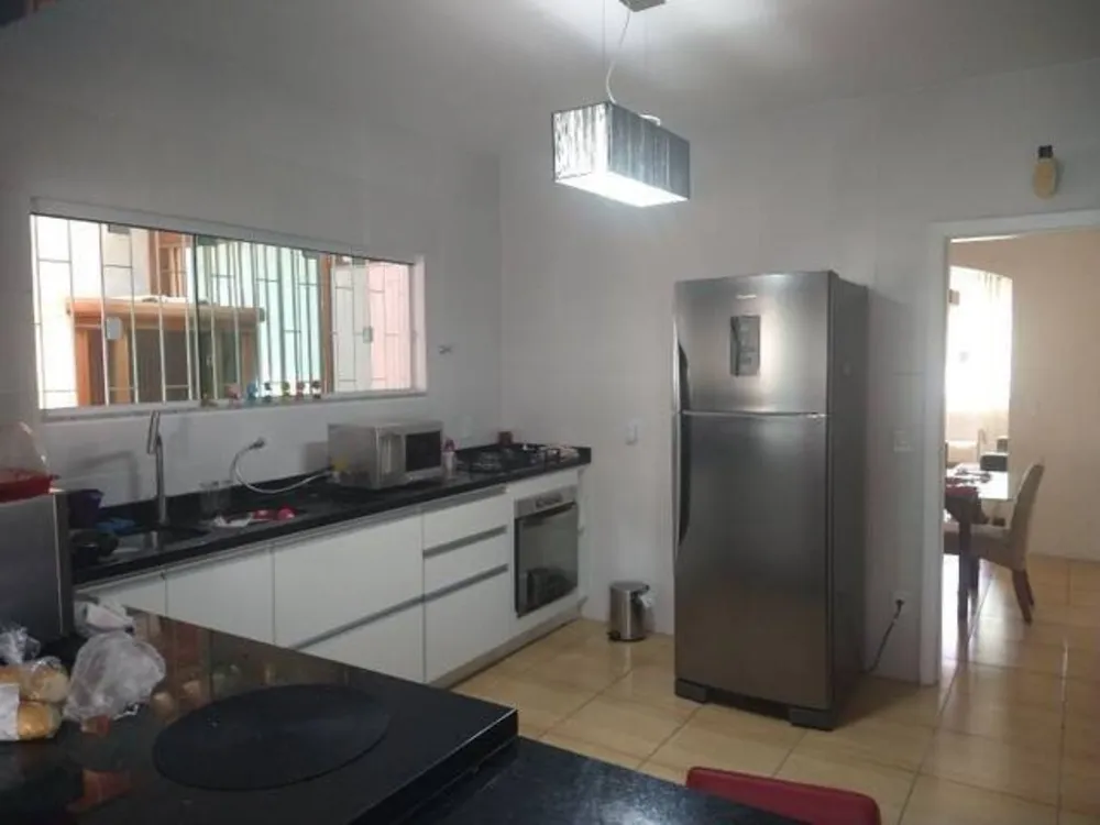 Casa, 3 quartos, 220 m² - Foto 2