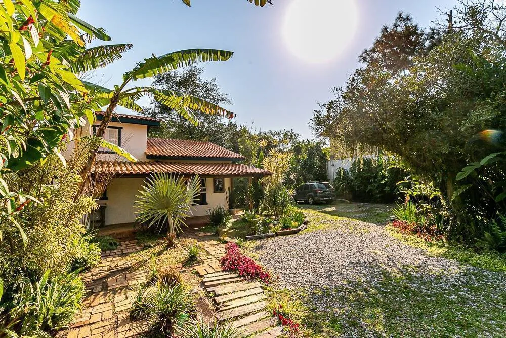 Casa, 6 quartos, 270 m² - Foto 1