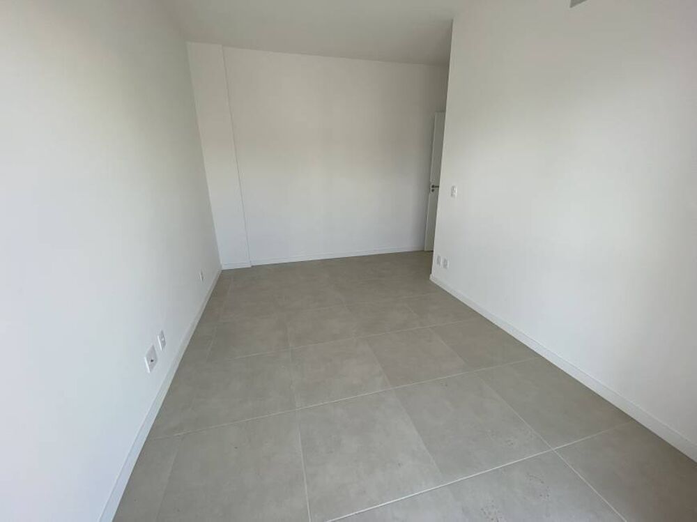 Apartamento à venda com 3 quartos, 81m² - Foto 2