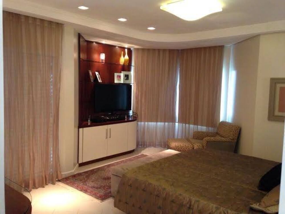 Casa à venda com 5 quartos, 484m² - Foto 2