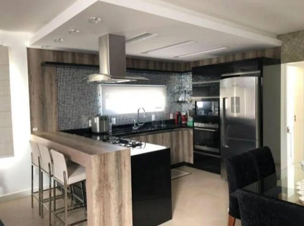 Casa, 3 quartos, 230 m² - Foto 7
