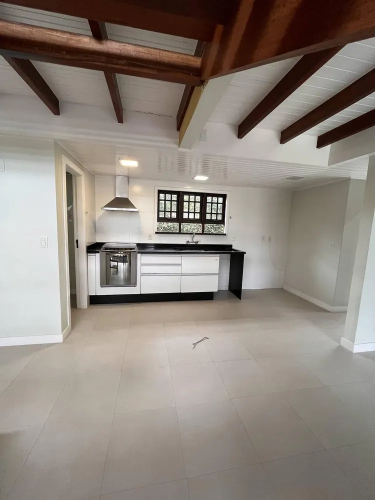 Casa, 4 quartos, 230 m² - Foto 3