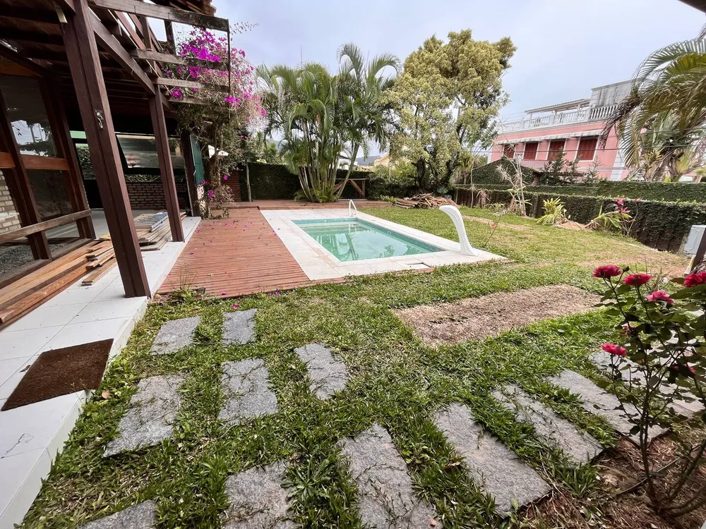 Casa, 4 quartos, 230 m² - Foto 1