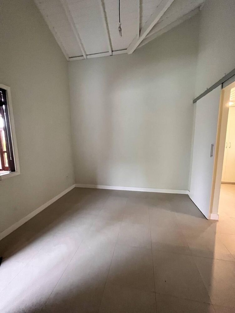 Casa, 4 quartos, 230 m² - Foto 1