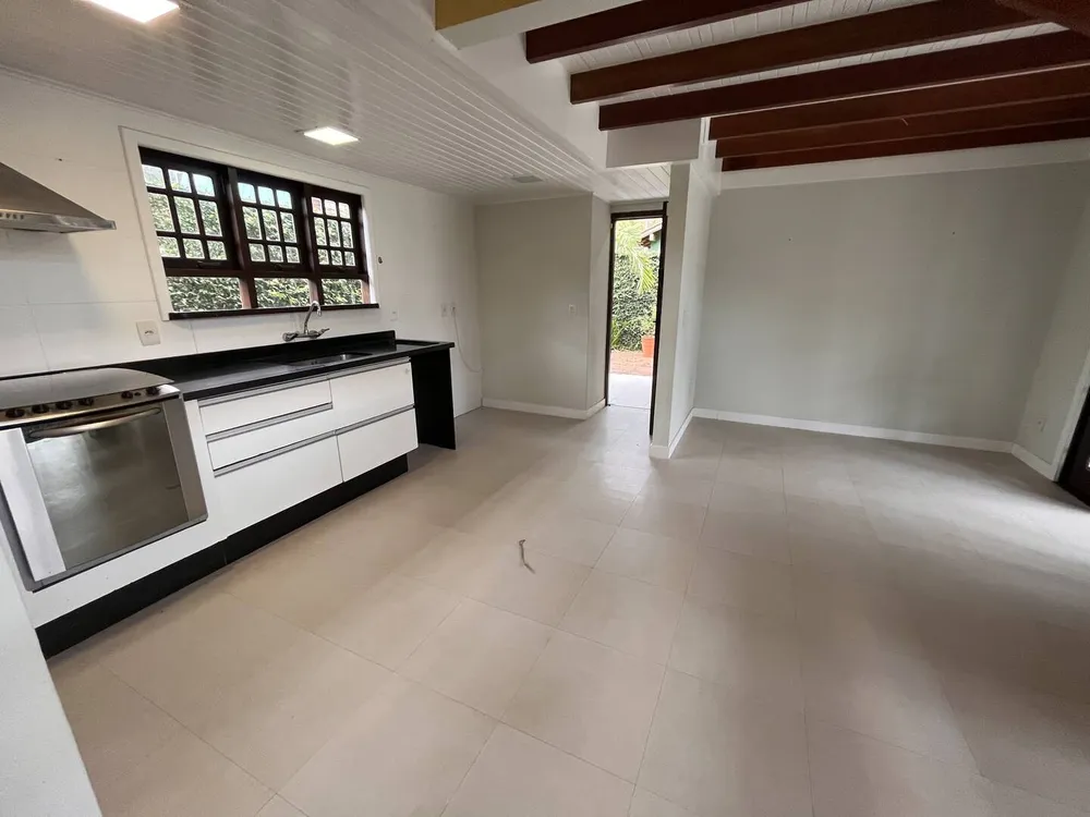 Casa, 4 quartos, 230 m² - Foto 2
