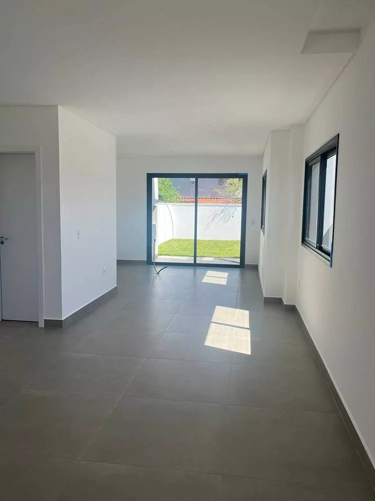 Casa à venda com 3 quartos, 157m² - Foto 3