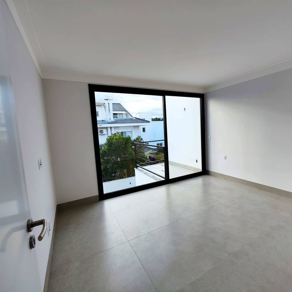 Casa à venda com 3 quartos, 153m² - Foto 4