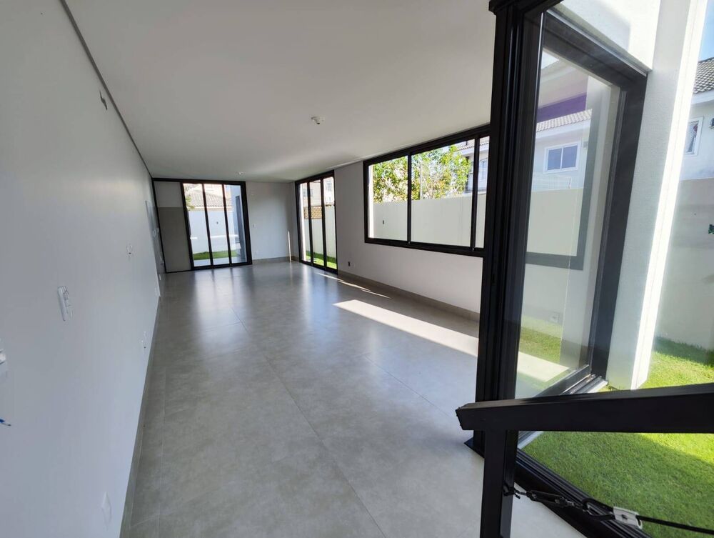 Casa à venda com 3 quartos, 153m² - Foto 2