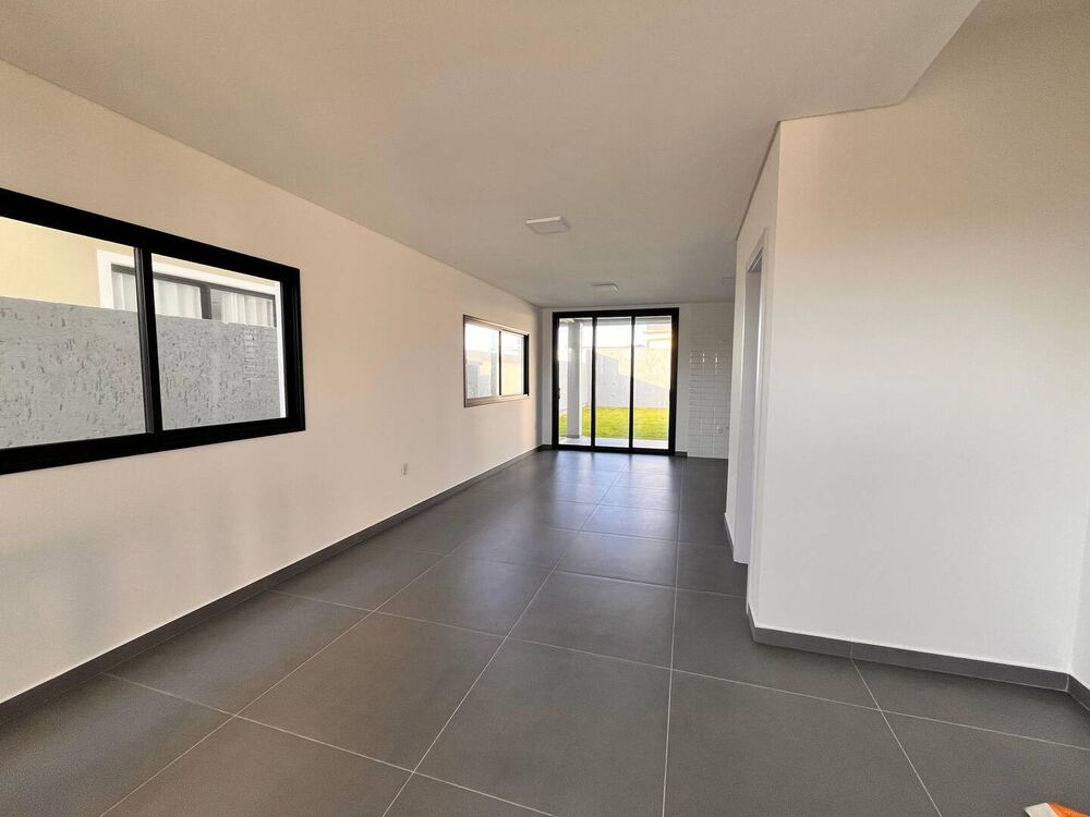 Casa à venda com 3 quartos, 150m² - Foto 4