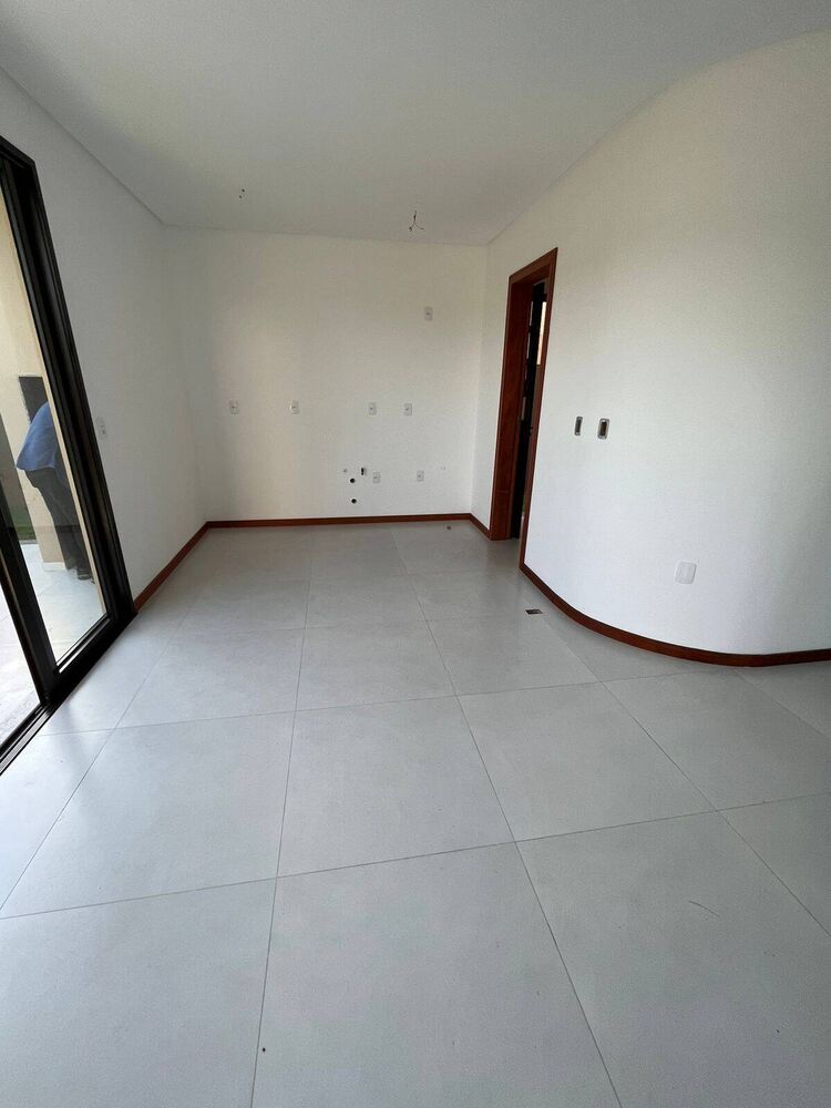 Casa à venda com 3 quartos, 166m² - Foto 1