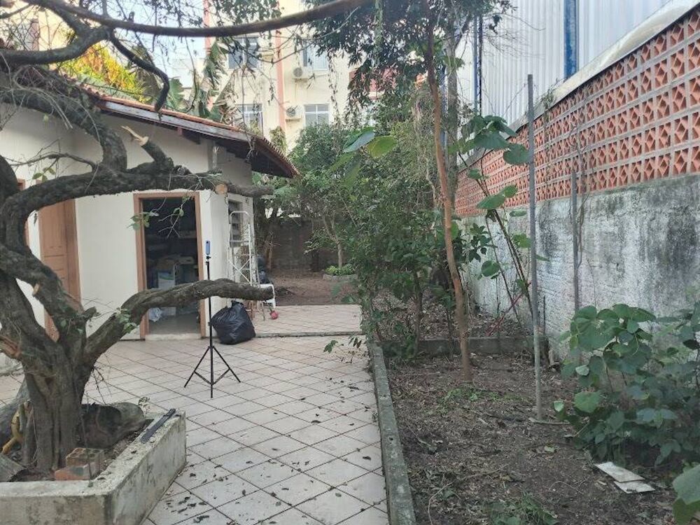 Casa à venda com 3 quartos, 220m² - Foto 4