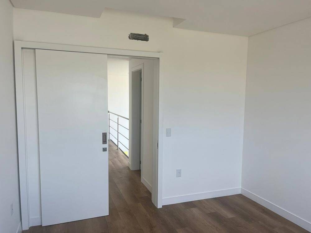 Casa à venda com 3 quartos, 150m² - Foto 4