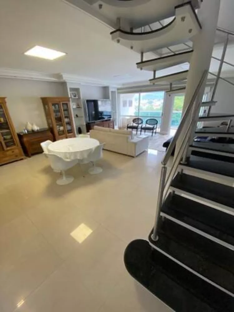 Apartamento à venda com 3 quartos, 250m² - Foto 2